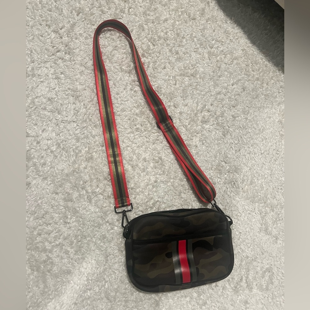 Haute shore crossbody